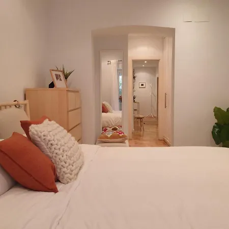 Con Patio En El Centro De & Guggenheim