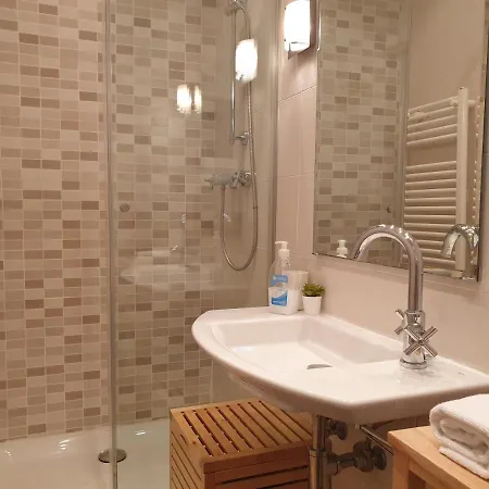 Apartamento Con Patio En El Centro De Bilbao&guggenheim Bilbao