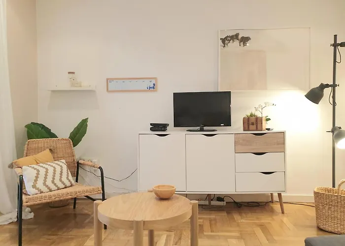 Con Patio En El Centro De & Guggenheim Apartment *