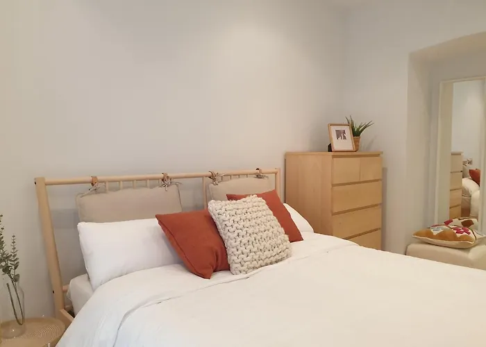 Con Patio En El Centro De & Guggenheim